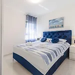 شقة Ella *