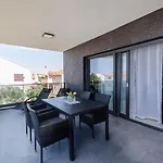 Ella شقة فوديس