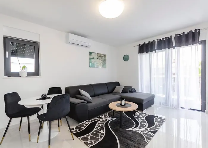 Ella ヴォディツェ